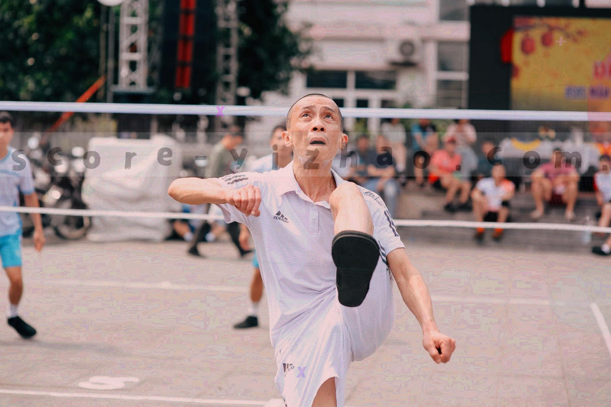 秒表与计时器特写，表面数字清晰可读，背景虚化